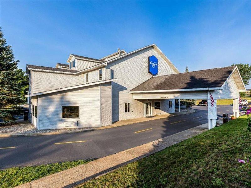 Rodeway Inn Ludington Bagian luar foto