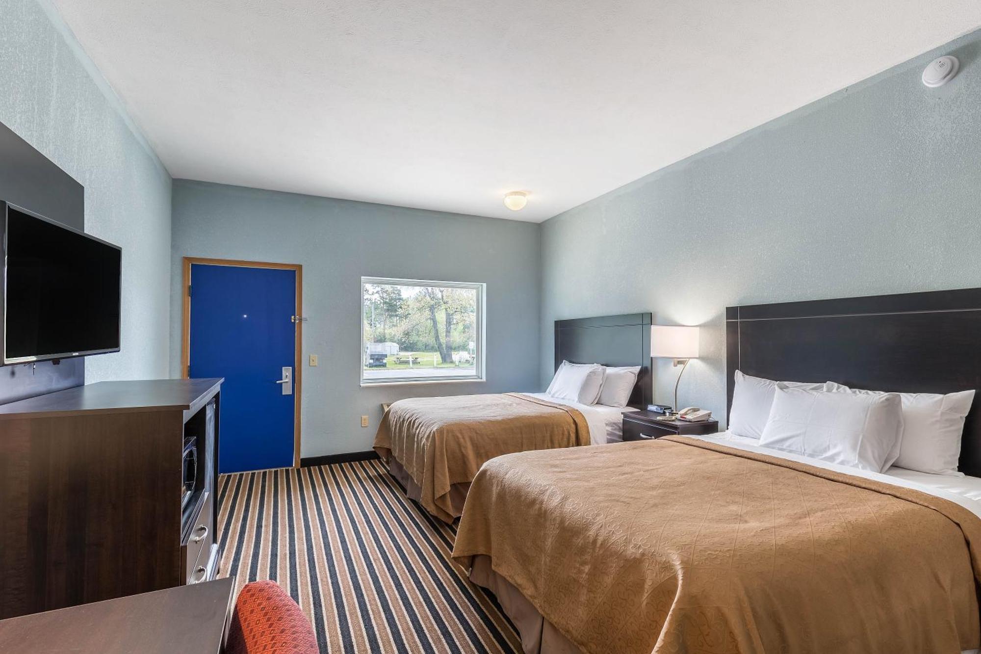 Rodeway Inn Ludington Bagian luar foto